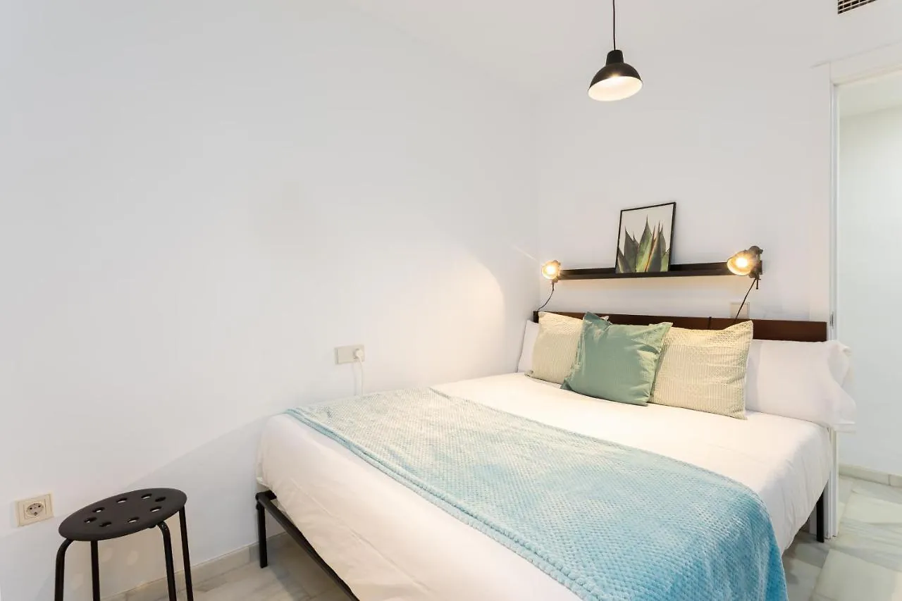 Apartment Holidays2Malaga Olletas 2 Bedrooms & 2 Bathrooms With Patio